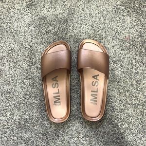 Melissa “MSLA” beach slide in bronze size 9
